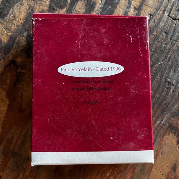 Hallmark Keepsake Ornament 1996 Our first Christmas Together - Picture 3 of 8